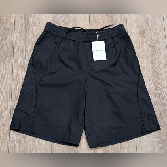 ￼￼￼￼$1100 Mens GIVENCHY Casual Track Shorts Black 48 US 32